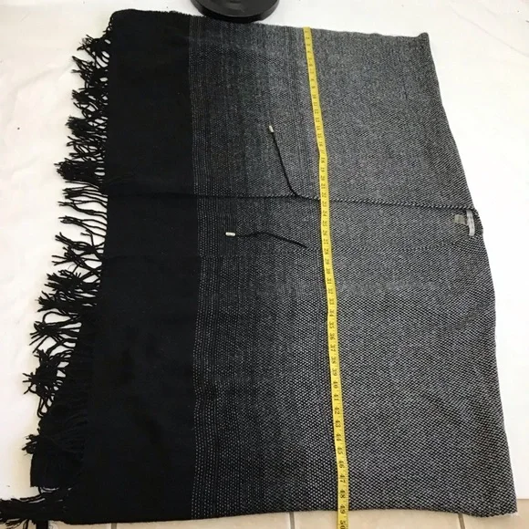 Marc New York Women Black Grey Monochrome Houndstooth Butterfly Wings Fall Cape - Picture 8 of 11